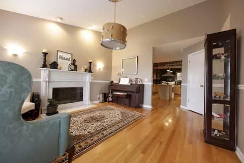Living - 6808 Hester Rd, Springfield, TN 37172 photo 1 of 7