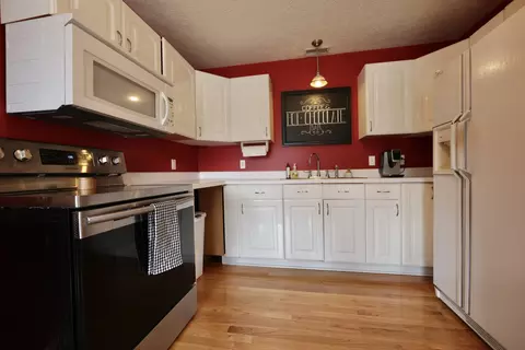 Kitchen - 6808 Hester Rd, Springfield, TN 37172 photo 4 of 5