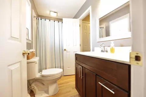 Bath - 6808 Hester Rd, Springfield, TN 37172 photo 3 of 4