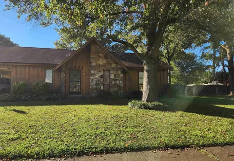 6771 Starkenburg Ln, Memphis, TN 38115