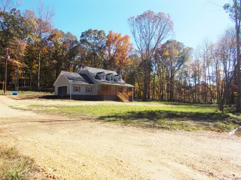 1608 N Coxburg Rd, Holladay, TN 38341