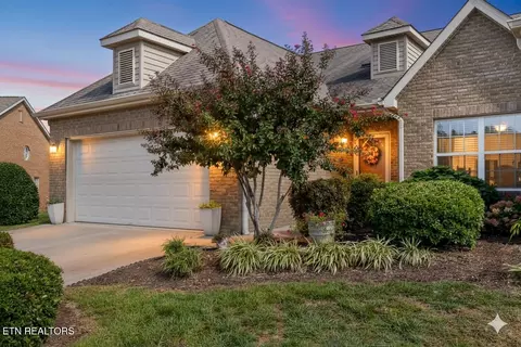 591 Glenview Cir, Lenoir City, TN 37771