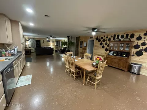 144 Standing Rock Rd, Deer Lodge, TN 37726 photo 2