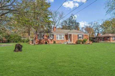 2404 Woodberry Dr, Nashville, TN 37214