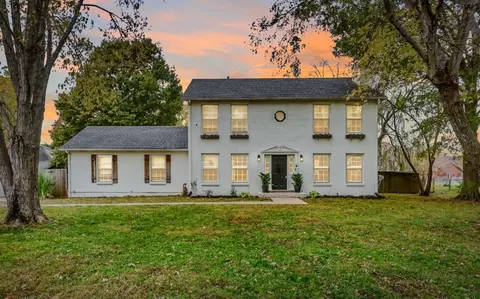 1330 Oak Hill Dr, Clarksville, TN 37040