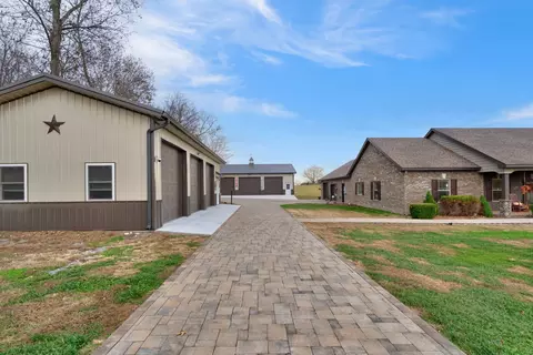 1065 Parkhurst Rd, Mcminnville, TN 37110