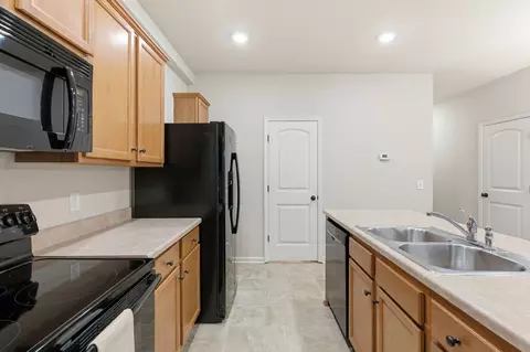 Kitchen - 805 Brigade Loop, Murfreesboro, TN 37128 photo 3 of 4
