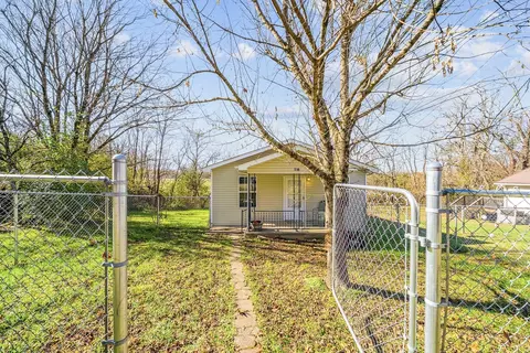 516 Old Mail Rd, Crossville, TN 38555