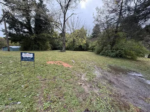 1937 Kim Watt Dr, Knoxville, TN 37909