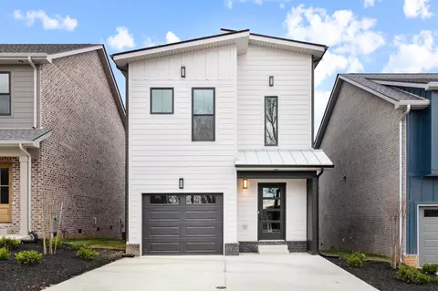 8 Holland Park W, Clarksville, TN 37043