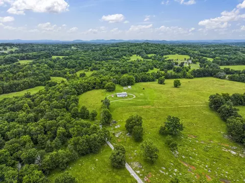 439 Philippi Rd, Wartrace, TN 37183
