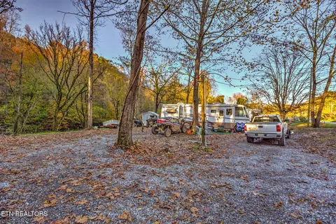 333 Frost Bottom Rd, Oliver Springs, TN 37840