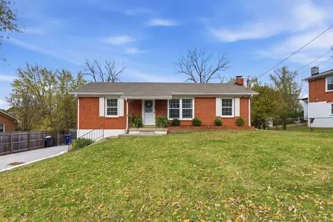 105 Gardendale Dr, Columbia, TN 38401