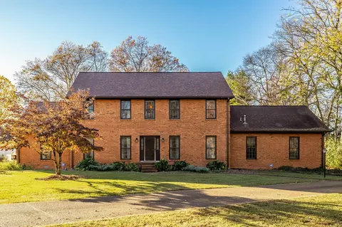 1006 Browns Ln, Gallatin, TN 37066