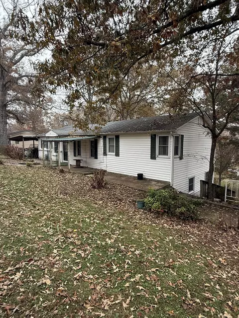 218 Twin Oaks Rd, Mcminnville, TN 37110