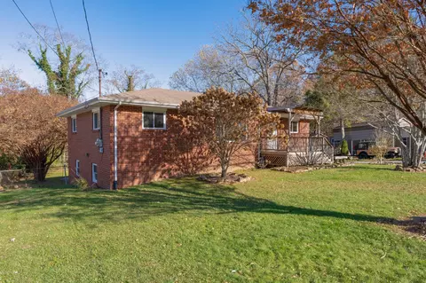 2804 Taft Hwy, Signal Mountain, TN 37377