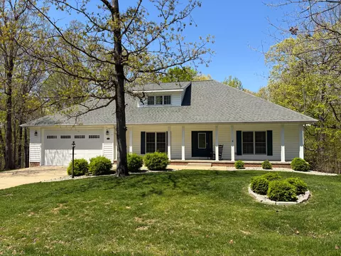 718 Marina Village Dr, Grand Rivers, KY 42045