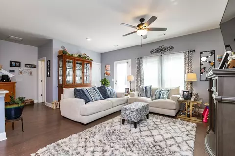 1210 W End Station Dr, Lebanon, TN 37087