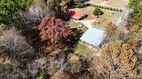 1286 David Patterson Rd, Lutts, TN 38471