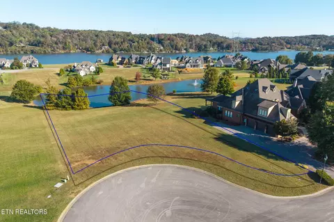 120 Nightharbor Way, Louisville, TN 37777