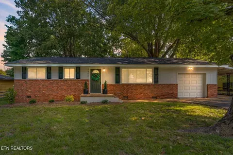 5905 Pinelawn Dr, Chattanooga, TN 37421
