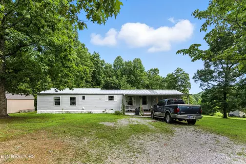 1748 Rodgers Rd, Sparta, TN 38583