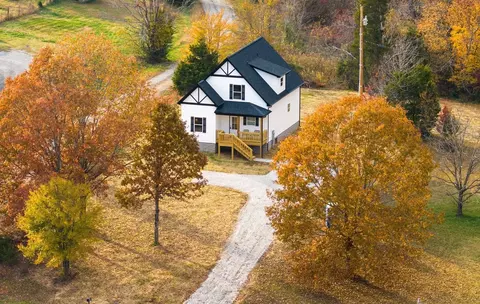 848 Franklin Rd, Charlotte, TN 37036