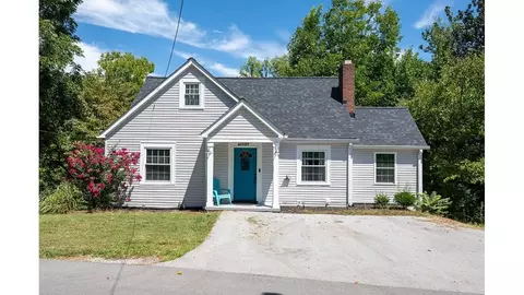 132 W Bronson St, Sparta, TN 38583
