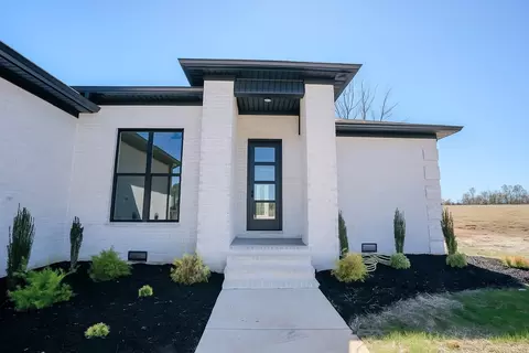 Exterior - 200 Bear Dr, Loretto, TN 38469 photo 2 of 16