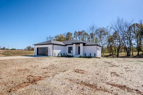 Exterior - 200 Bear Dr, Loretto, TN 38469 photo 12 of 16