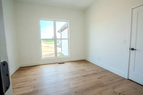 Bedroom - 200 Bear Dr, Loretto, TN 38469 photo 6 of 8