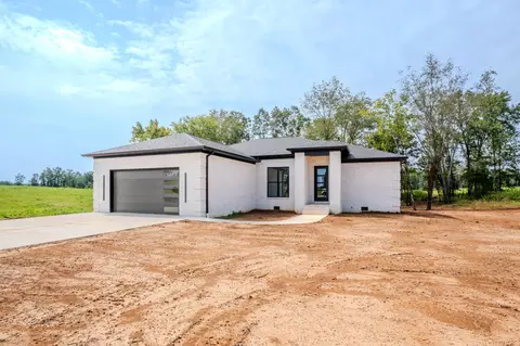 Exterior - 200 Bear Dr, Loretto, TN 38469 photo 3 of 16