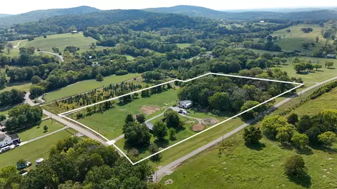 5206 SE Tater Peeler Rd, Lebanon, TN 37090