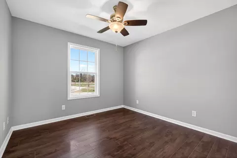 Bedroom - 409 Buffalo Valley Rd, Baxter, TN 38544 photo 2 of 4