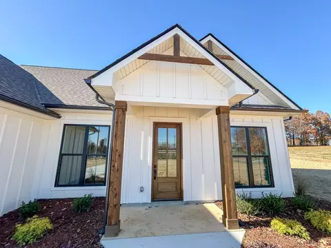 Exterior - 977 Hoodoo Rd, Beechgrove, TN 37018 photo 2 of 4