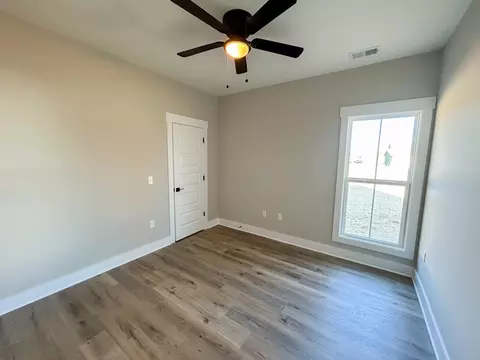Bedroom - 977 Hoodoo Rd, Beechgrove, TN 37018 photo 4 of 4