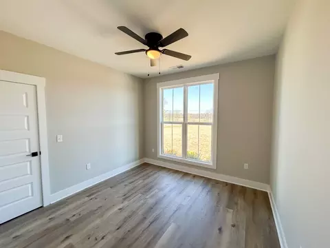 Bedroom - 977 Hoodoo Rd, Beechgrove, TN 37018 photo 2 of 4