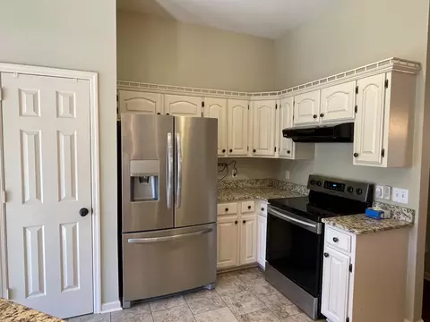 Kitchen - 514 Lakeside Dr, Springfield, TN 37172 photo 2 of 3