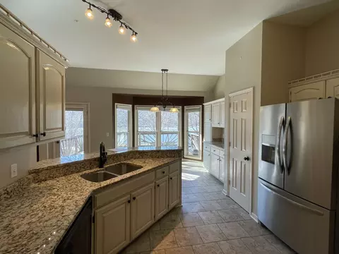 Kitchen - 514 Lakeside Dr, Springfield, TN 37172 photo 3 of 3