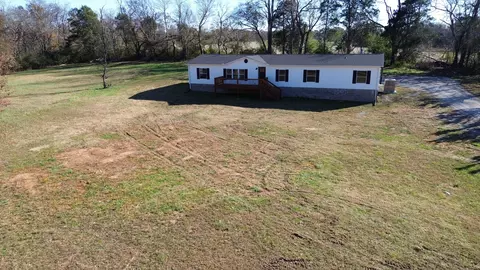 698 Meridian Dr, Smithville, TN 37166