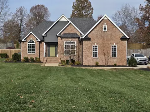 508 Red Fox Dr, Burns, TN 37029