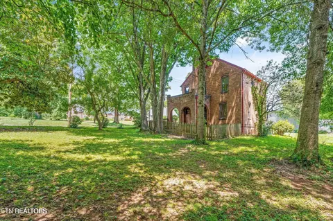 126 Woodlawn Pike, Knoxville, TN 37920