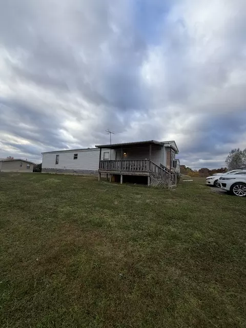 104 Mutt Rd, White Bluff, TN 37187 photo 3