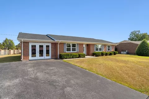 210 Gillen Dr, Sparta, TN 38583