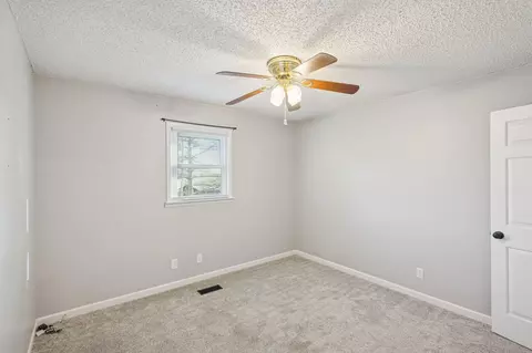 Bedroom - 470 E Maple St, Morrison, TN 37357 photo 2 of 4