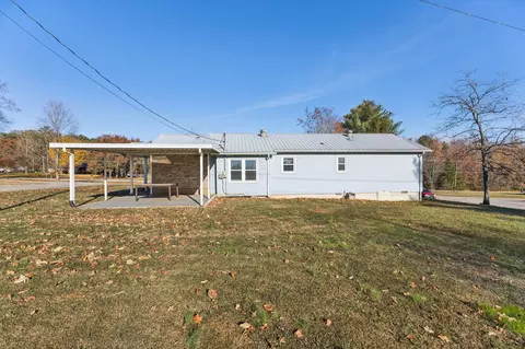 Exterior - 470 E Maple St, Morrison, TN 37357 photo 2 of 4
