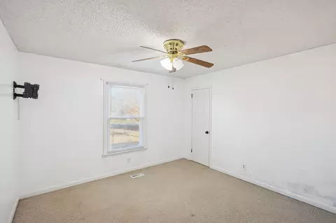 Bedroom - 470 E Maple St, Morrison, TN 37357 photo 4 of 4