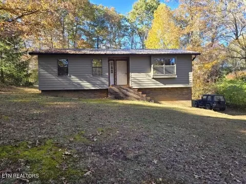 74 Pine Dr, Crossville, TN 38572