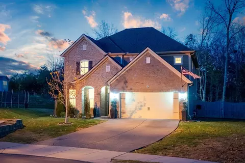 2881 Meadow Gln, Mount Juliet, TN 37122