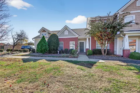901 Seven Oaks Blvd, Smyrna, TN 37167